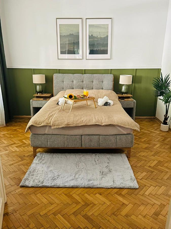 Apartment 5 Min Schoenbrunn Gloriette, Direct To City Center, Free Parking Vídeň Exteriér fotografie