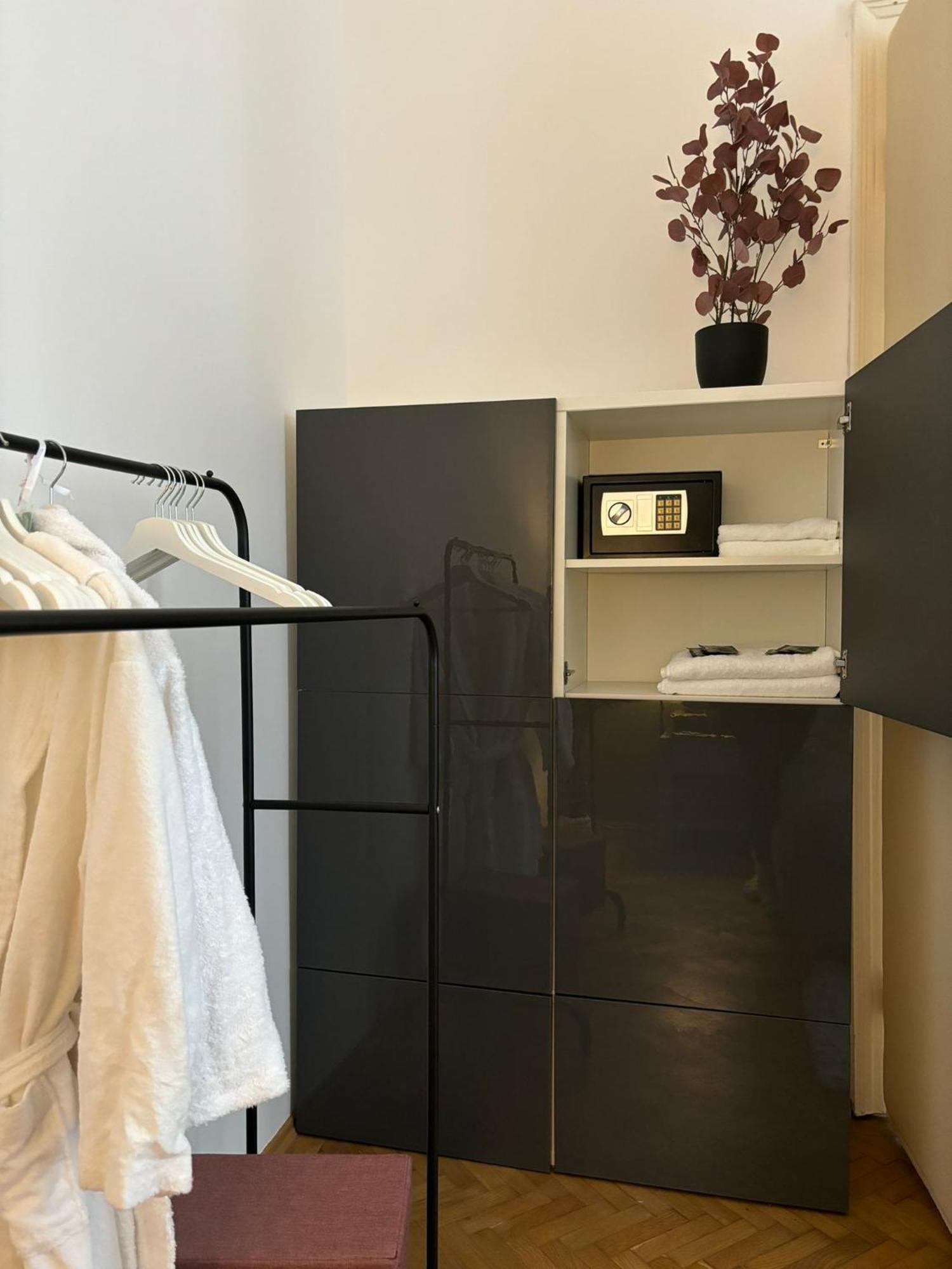 Apartment 5 Min Schoenbrunn Gloriette, Direct To City Center, Free Parking Vídeň Exteriér fotografie